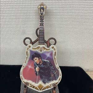 Elvis Presley commemorative plate